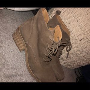 LUCKY BRAND beige block heel lace up booties